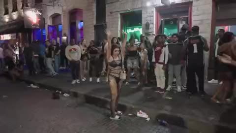 Wildin' Out: Chicks Get Into A Brawl On 6th Street In Austin,