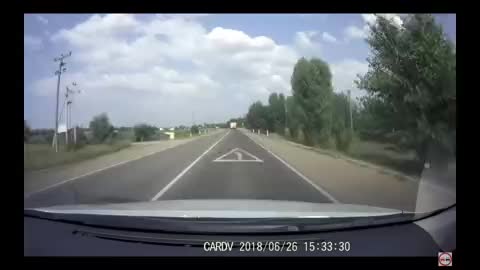 Russia: Hundai accent hits cammer then a tanker truck and di